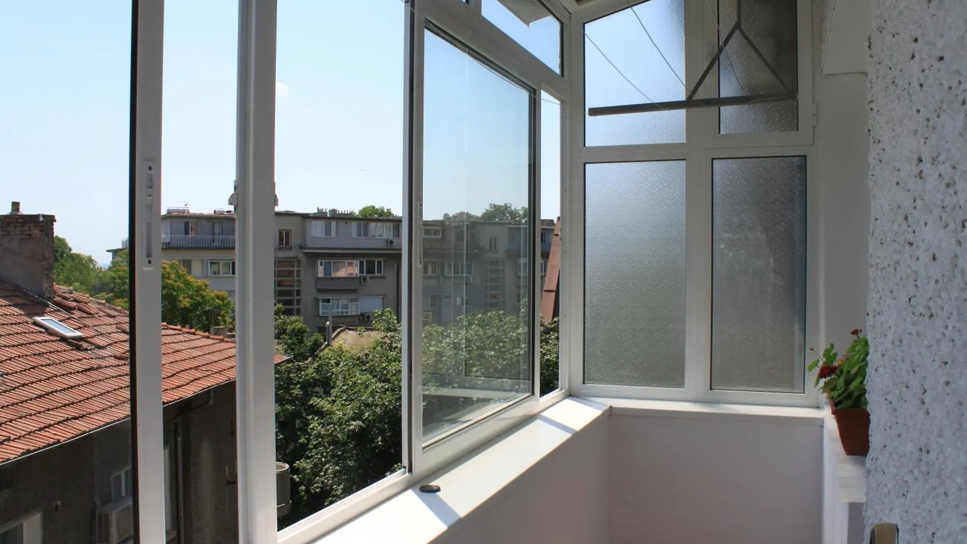 Apartment Sunny Cozy Flat In The Centre, Close To Beach, 4 Rooms, 105Sqm Varna Bulgaria