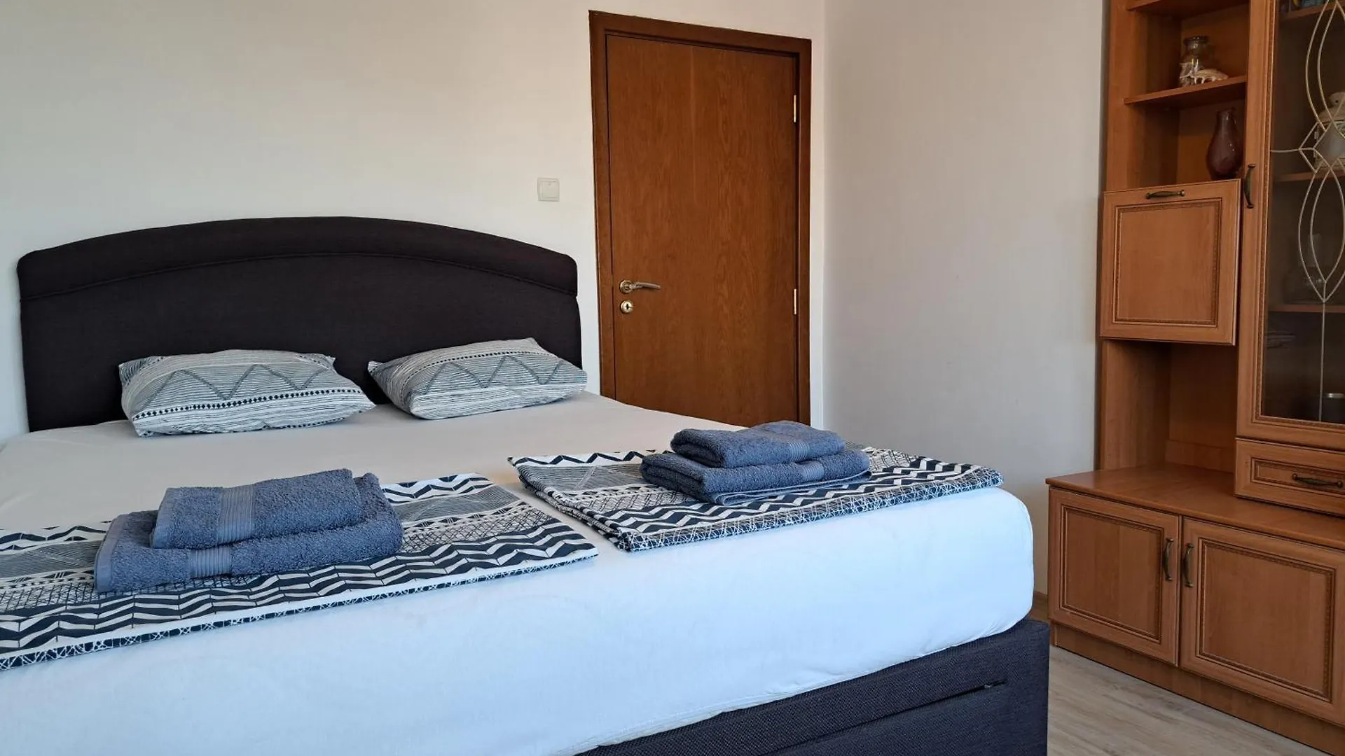 Apartment Sunny Cozy Flat In The Centre, Close To Beach, 4 Rooms, 105Sqm Varna